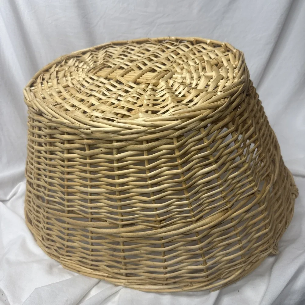Vintage Wicker Willow Woven Laundry Basket Handles 23